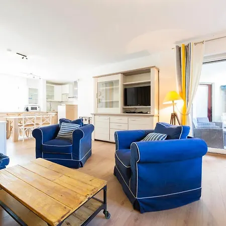 Apartment Paradise Center With Pool And Park Le Lys *